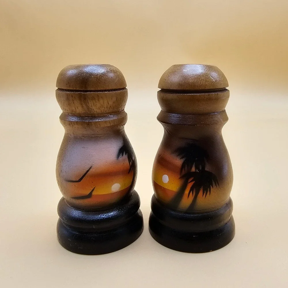 Vintage Wooden‎ Salt and Pepper Shakers Tropical Sunset Palm Tree Design